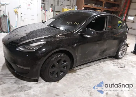 2021 Tesla Model Y Long Range Dual Motor All-Wheel Drive z USA, uszkodzony, nr VIN 5YJYGDEE0MF268080